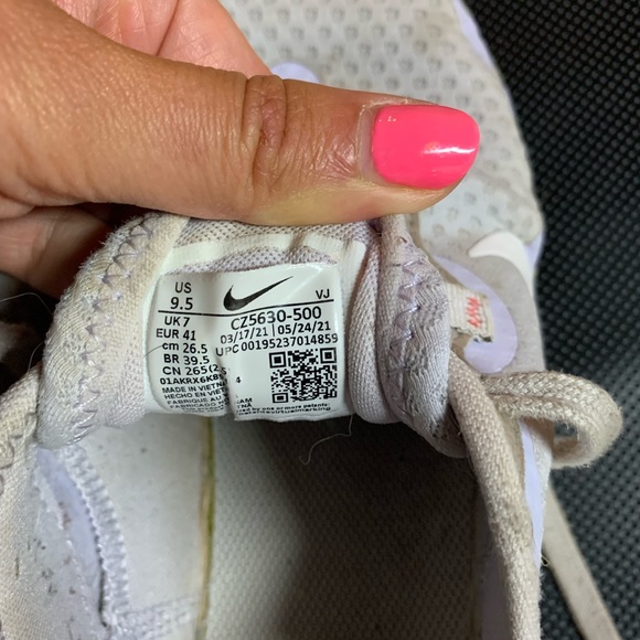 Nike Sneakers - Picture 6 of 6